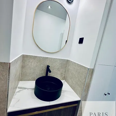 17 Elegance And Light Monceau And Batignolles *