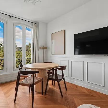 Appartement 17 Elegance And Light Monceau And Batignolles