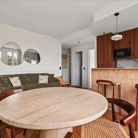 17 Elegance And Light Monceau And Batignolles *